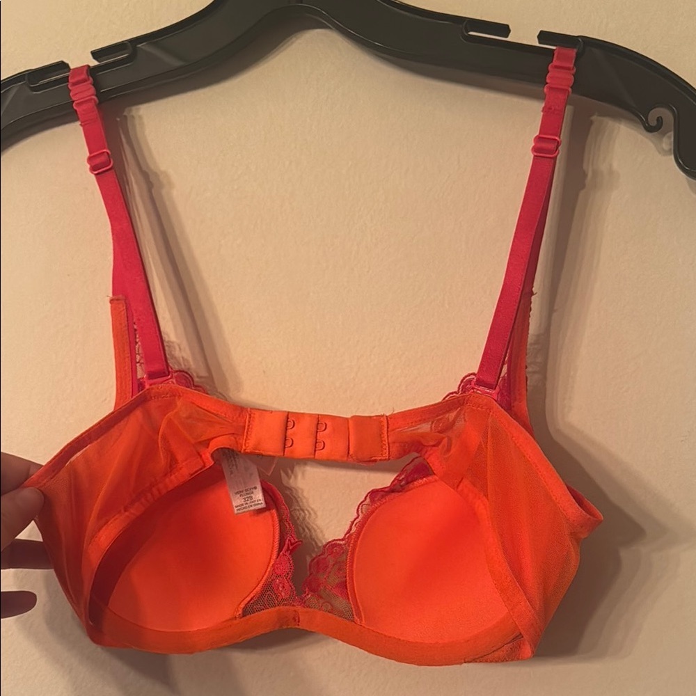 Victoria's Secret Red and Orange Lace Bra with Underwire - Picture 4 of 4